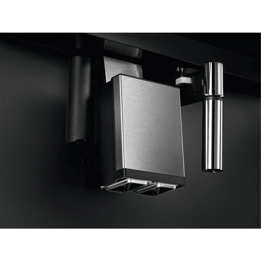 Кофемашина Electrolux KBC85Z Black фото 3